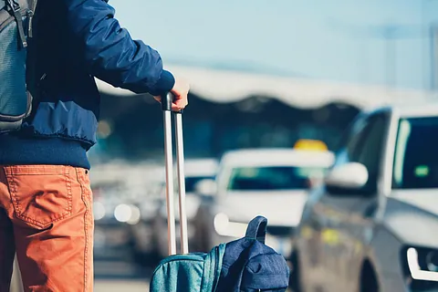 Resande med bagage vid flygplats